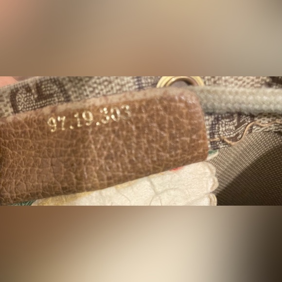 Gucci Monogram Beige Drawstring Bag - Picture 4 of 9